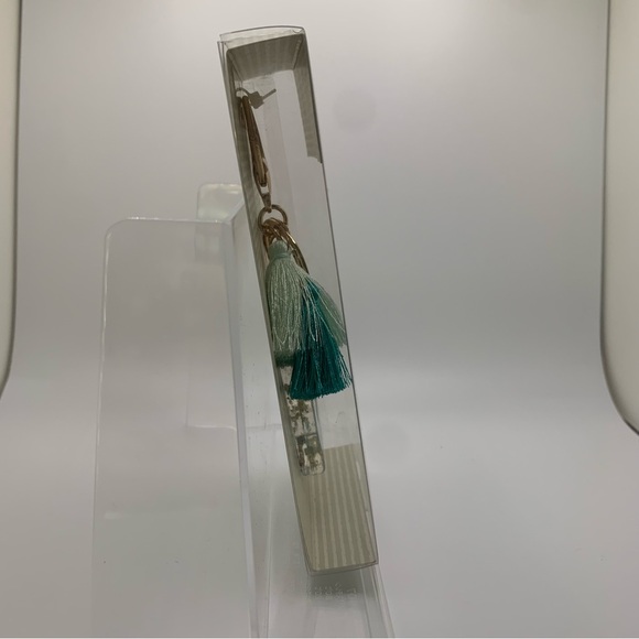 Modern Expressions Letter “E” Keychain - Picture 6 of 13